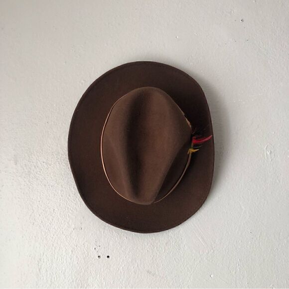 Vintage wool fedora with multi colored feathers in the satin ribbon trim - Picture 3 of 7